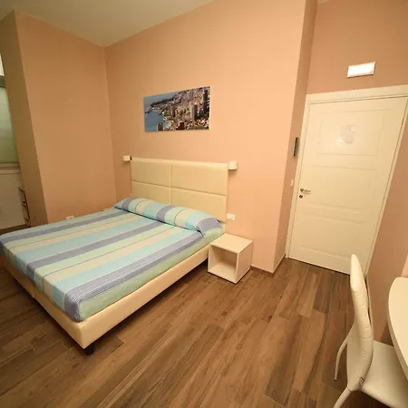 Gioberti House 3* سانريمو